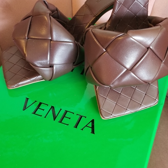 Authentic Bottega Veneta Lido Slides size 6/ IT 36 - Picture 7 of 7